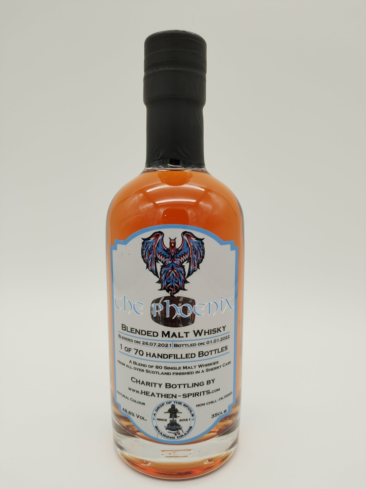 Charity Whisky The Phoenix – Blend aus 80 offenen Flaschen, gereift im Sherry Cask – 48,6 % Vol. – 0,35 l – A Drop of the Spoils